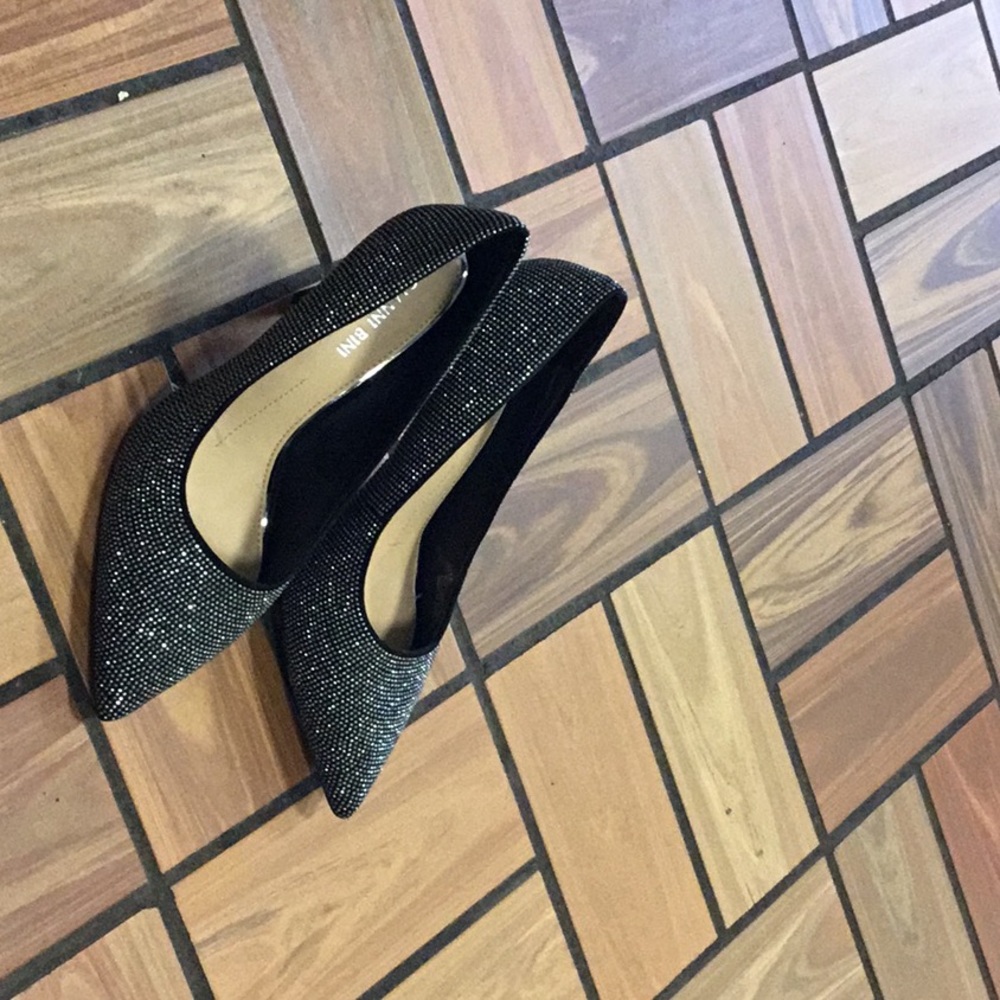 Shoes - Picture 2 of 4